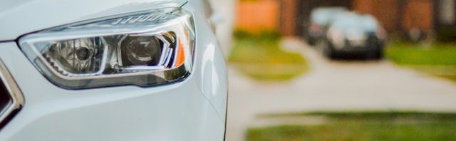 פנס ימני רכב לבן