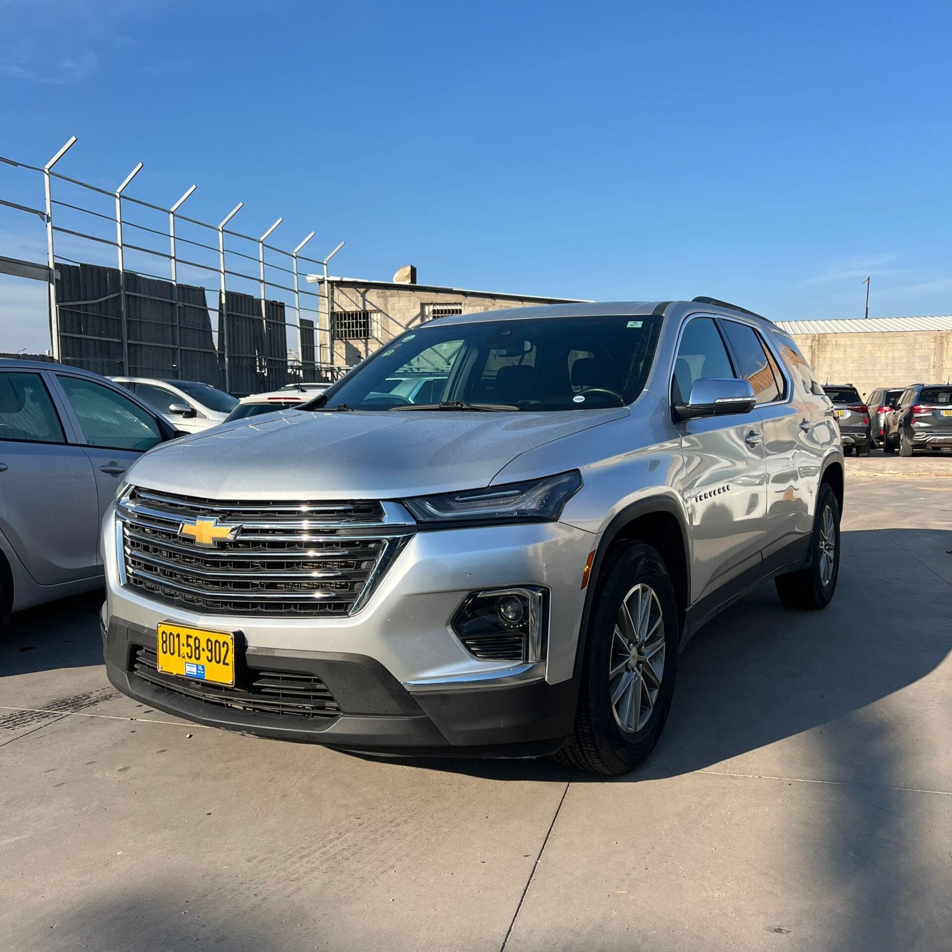 שברולט טראוורס כסופה שנת 2022