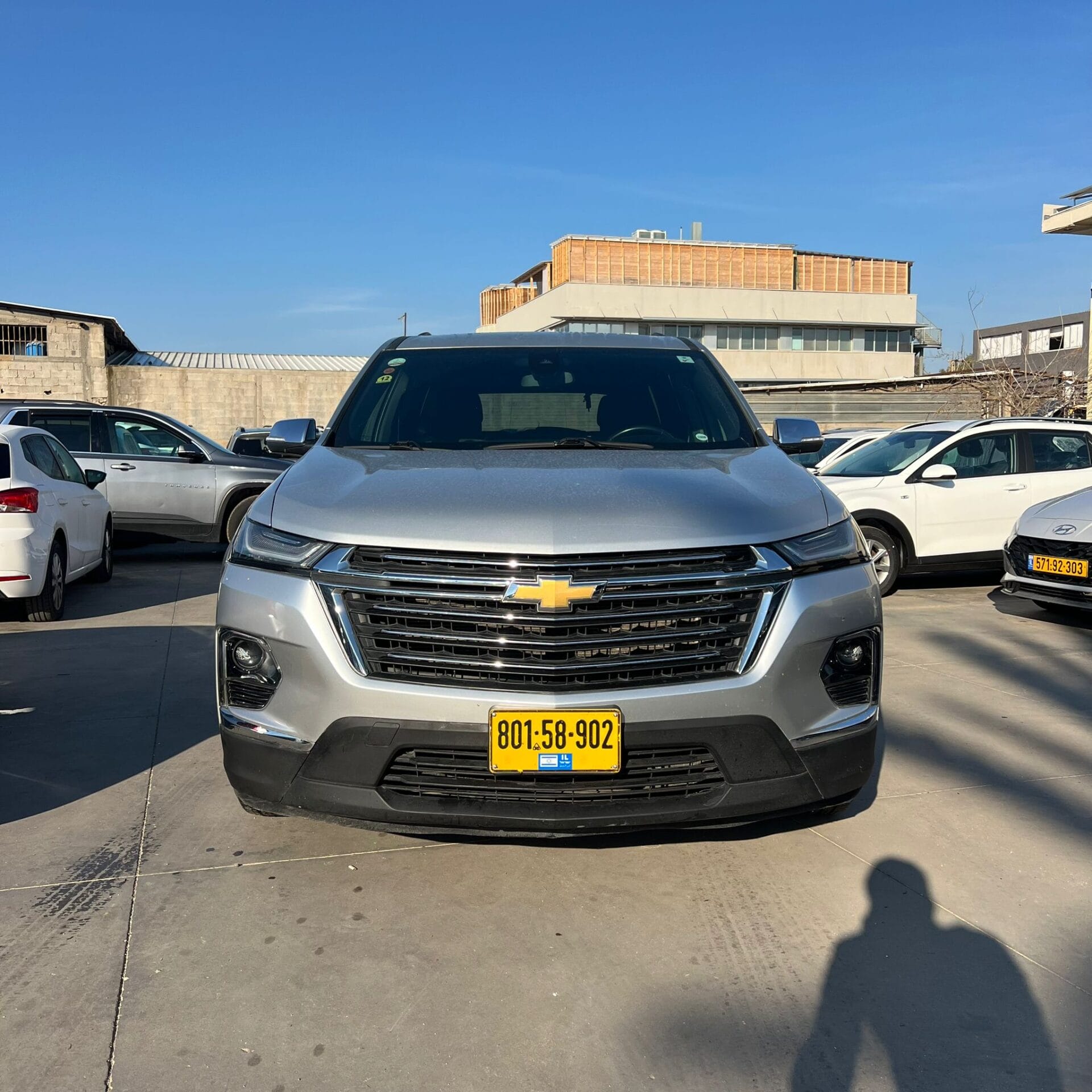 שברולט טראוורס כסופה שנת 2022