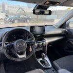 טויוטה יאריס קרוס הייבריד 2023 תא נהג