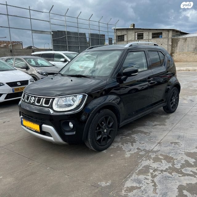 סוזוקי איגניס 2023 שחורה חזית שמאל