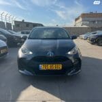 טויוטה יאריס הייבריד שנת 2021 חזית