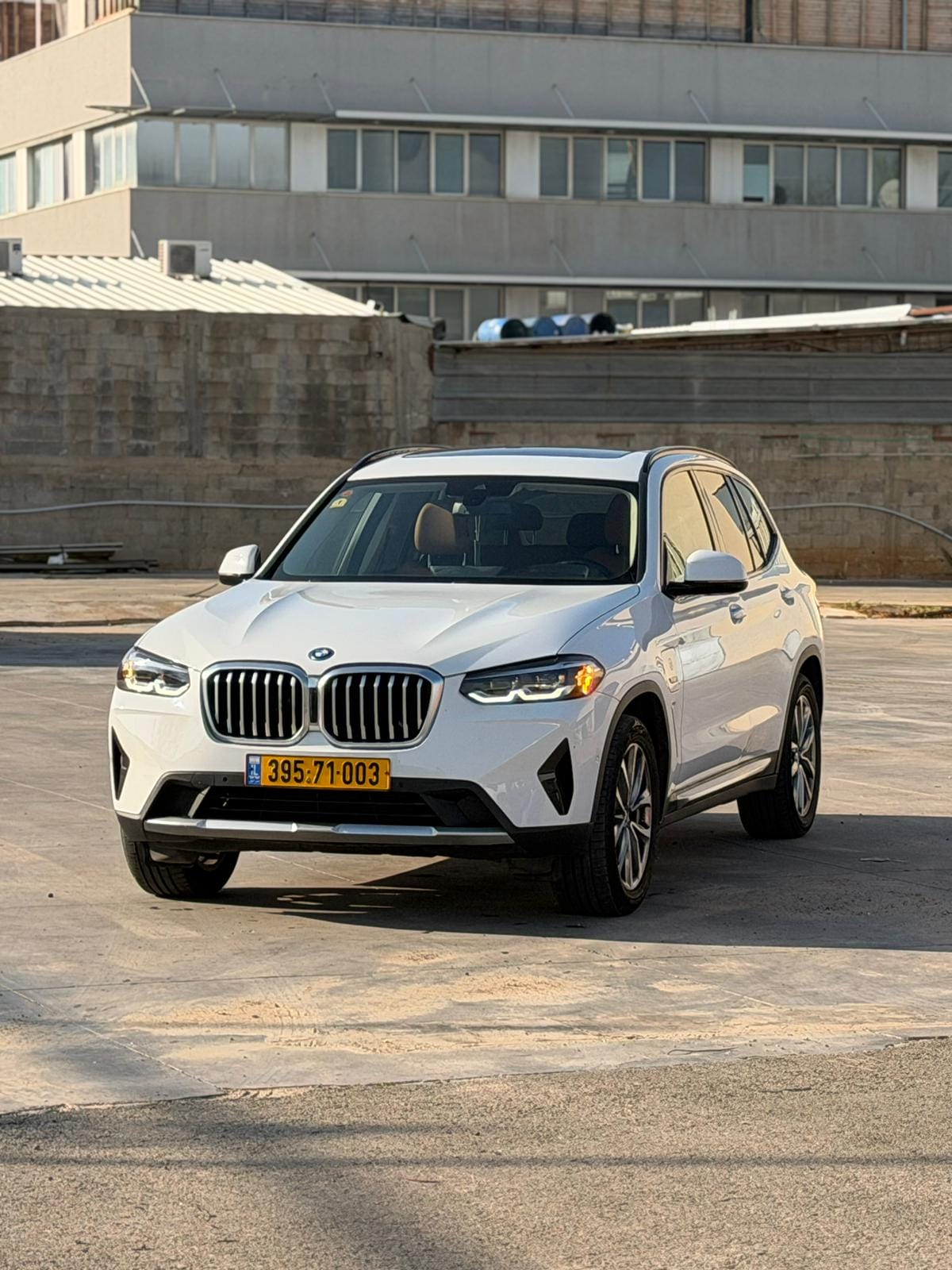 BMW X3 לבנה חזית