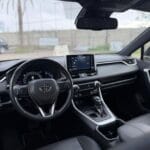 טויוטה ראב 4 שנת שחורה תא נהג 2021