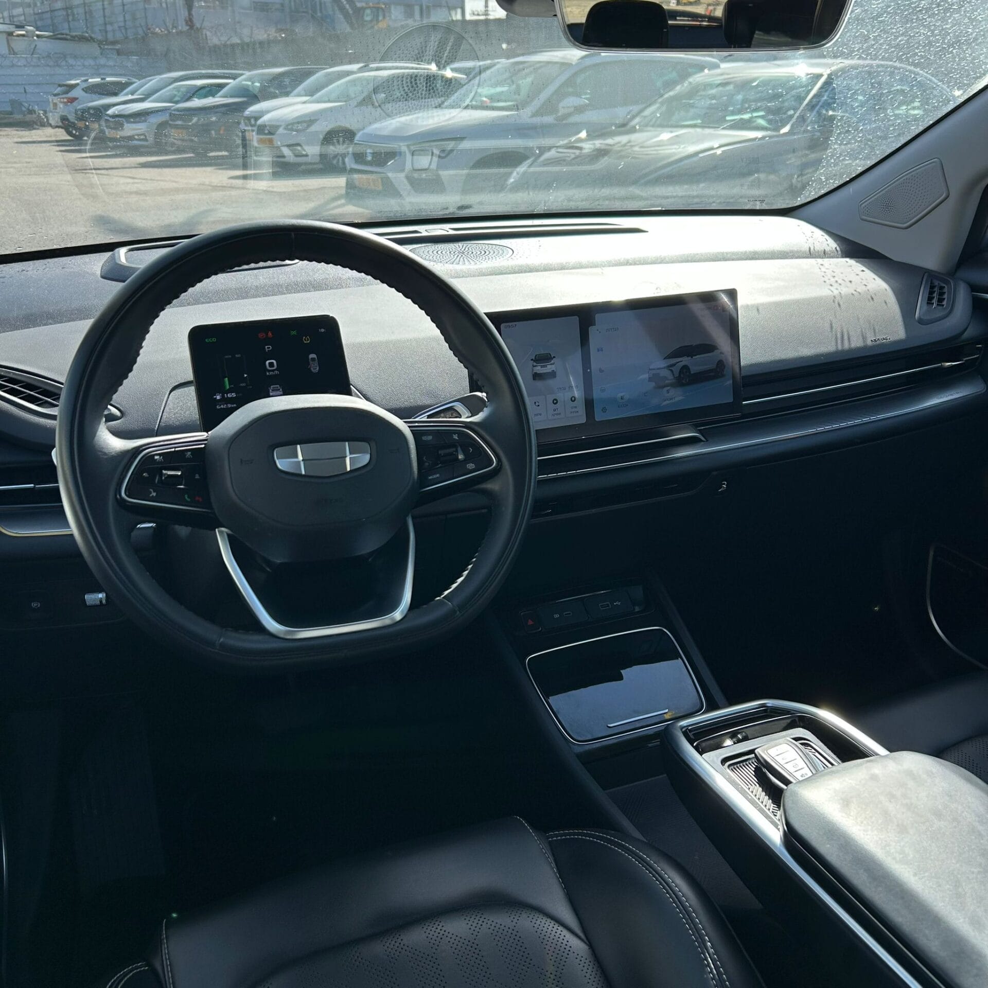 ג'ילי גאומטרי C תא נהג